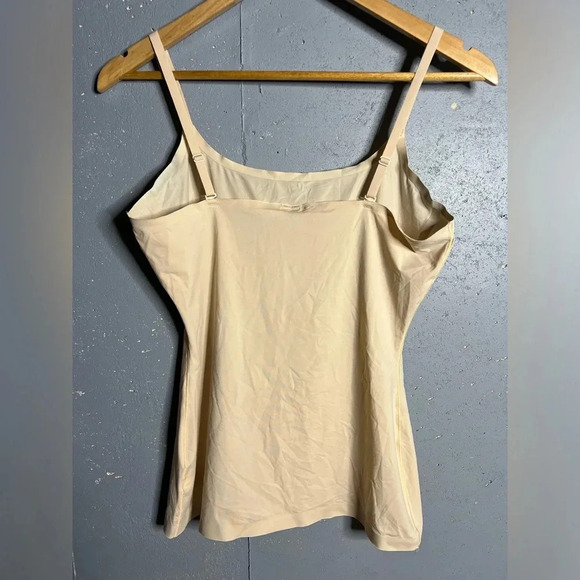 Spanx Thinstincts® Convertible Cami in soft nude. Size Large - Picture 2 of 7